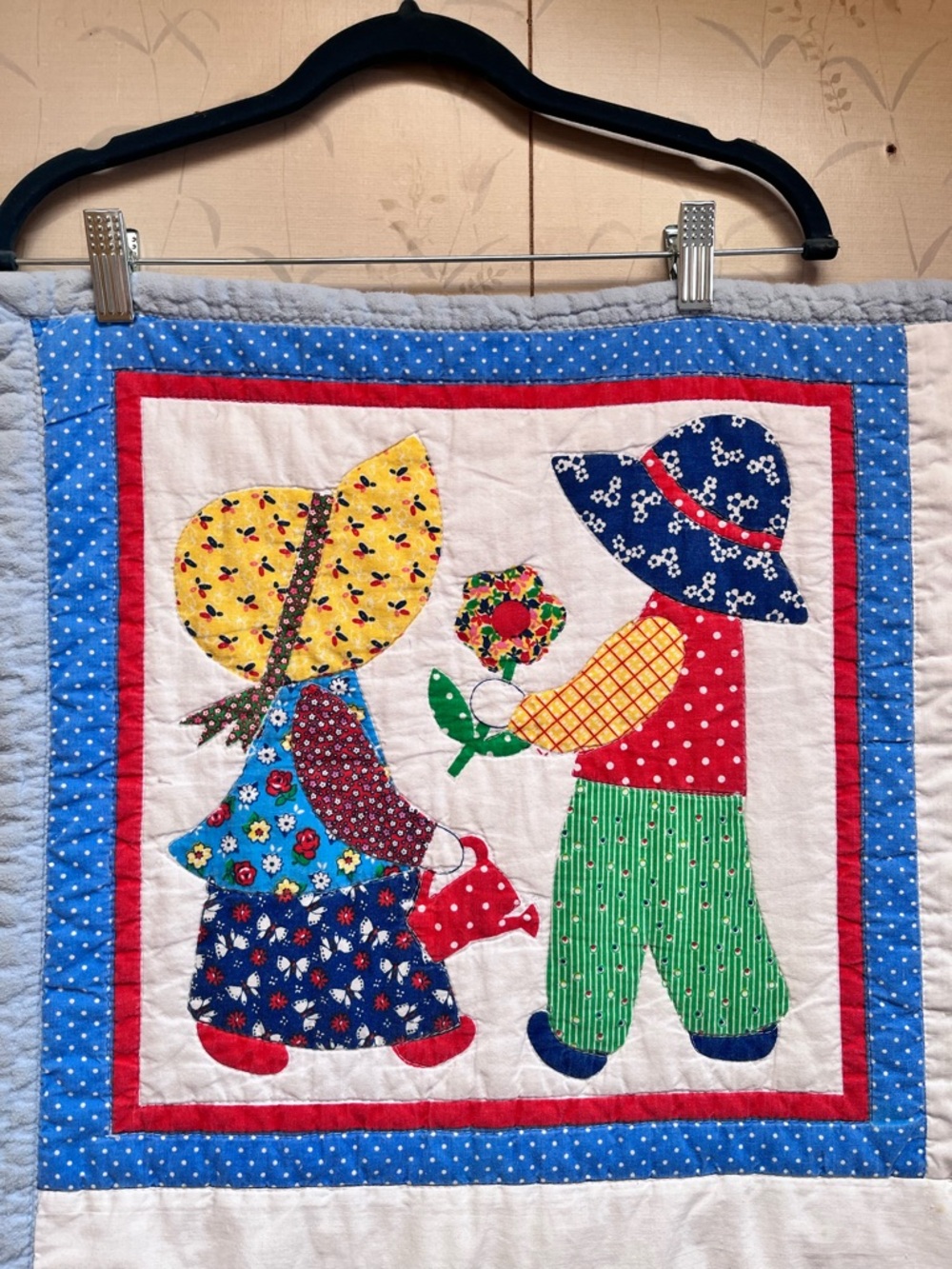 Vintage Appliqué Sunbonnet Sue Quilt Wall Hanging - Picture 2 of 7